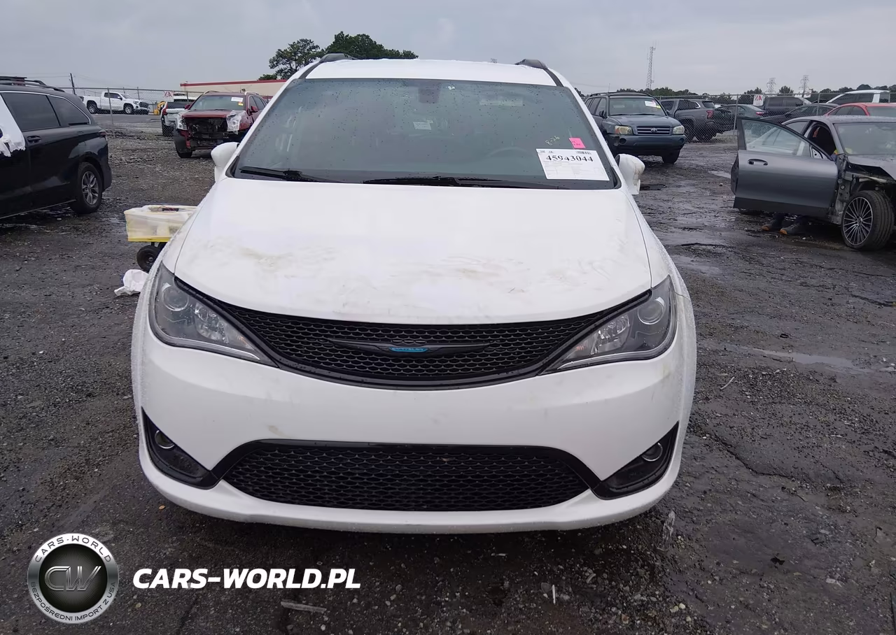 2020 Chrysler Pacifica Hybrid Touring L VIN:2C4RC1L75LR263348 - 13