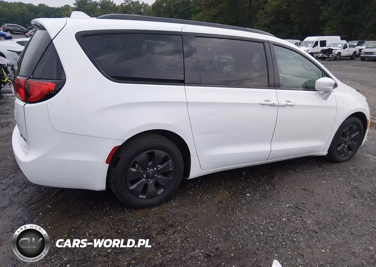 2020 Chrysler Pacifica Hybrid Touring L VIN:2C4RC1L75LR263348 - 6