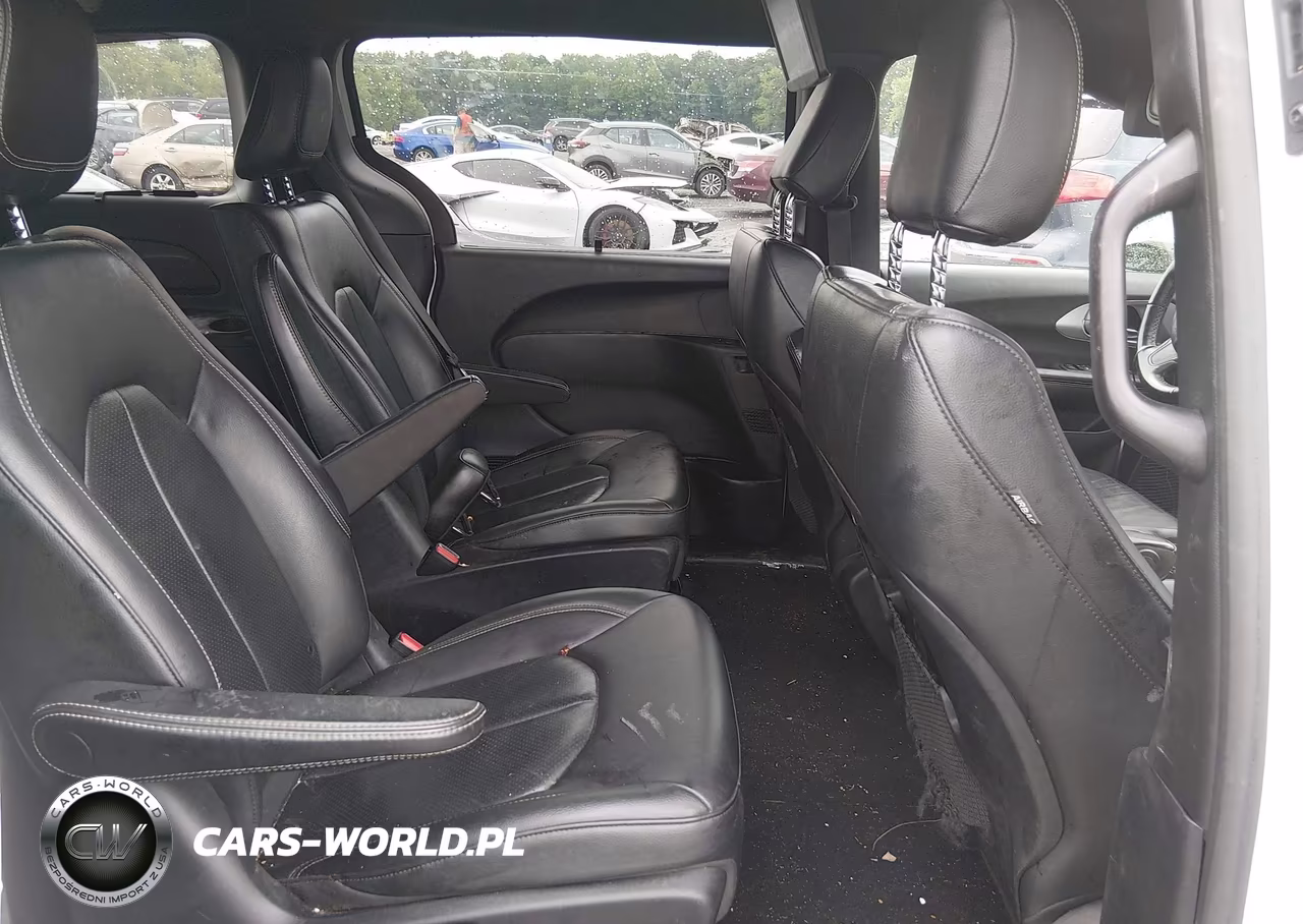 2020 Chrysler Pacifica Hybrid Touring L VIN:2C4RC1L75LR263348 - 8