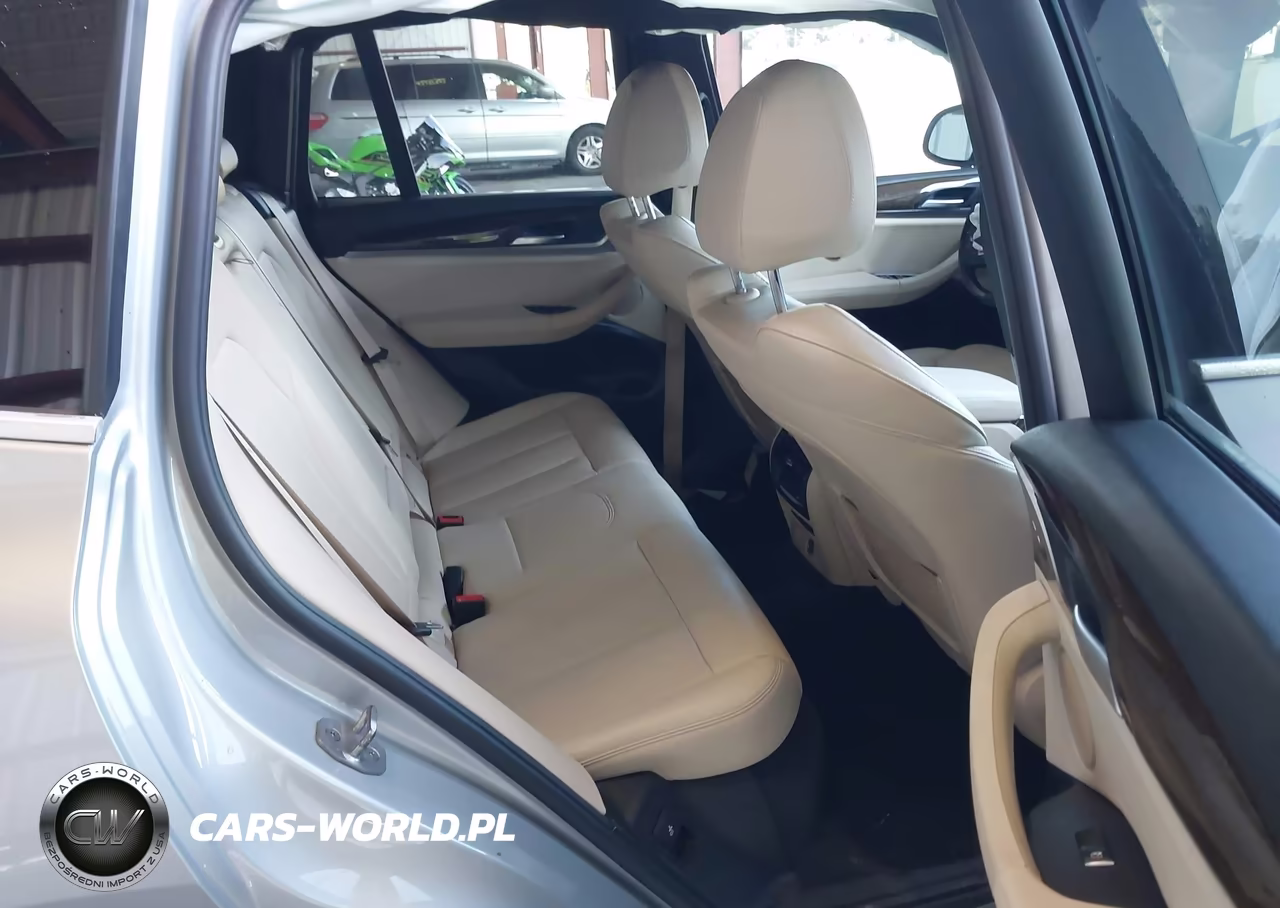 2018 BMW X3 xDrive30I VIN:5UXTR9C54JLD61165 - 8