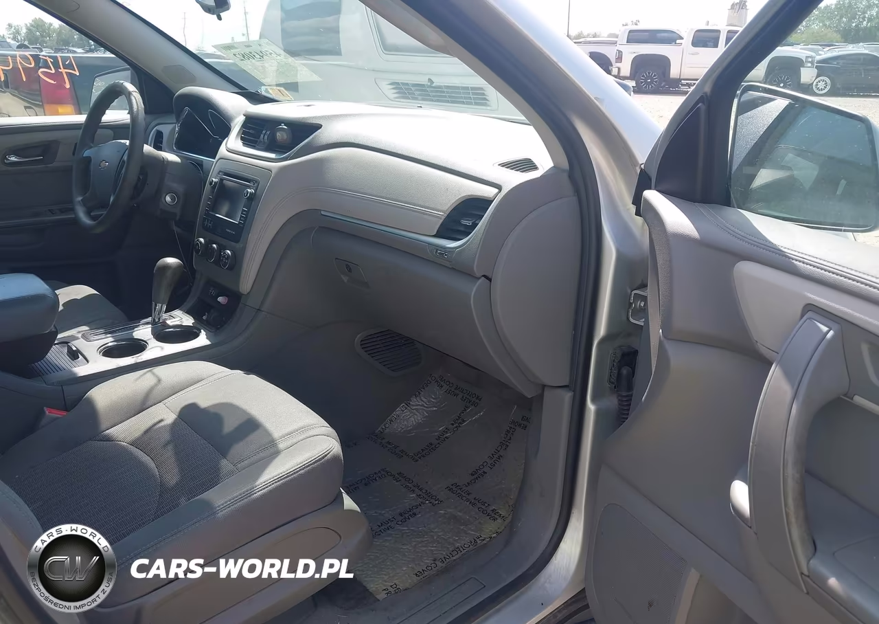 2016 Chevrolet Traverse Ls VIN:1GNKRFKD0GJ304796 - 5