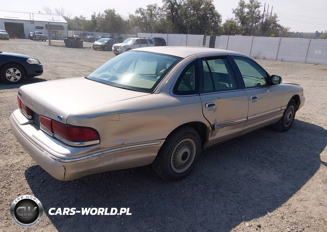 1997 Ford Crown Victoria VIN:2FALP73W8VX119365 - 4
