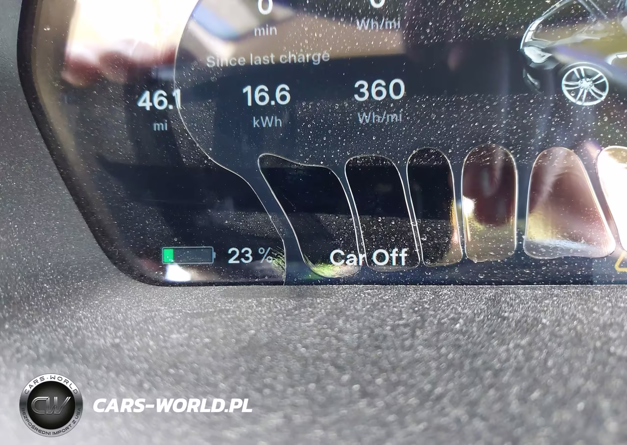 2014 Tesla Model S VIN:5YJSA1S10EFP41095 - 18