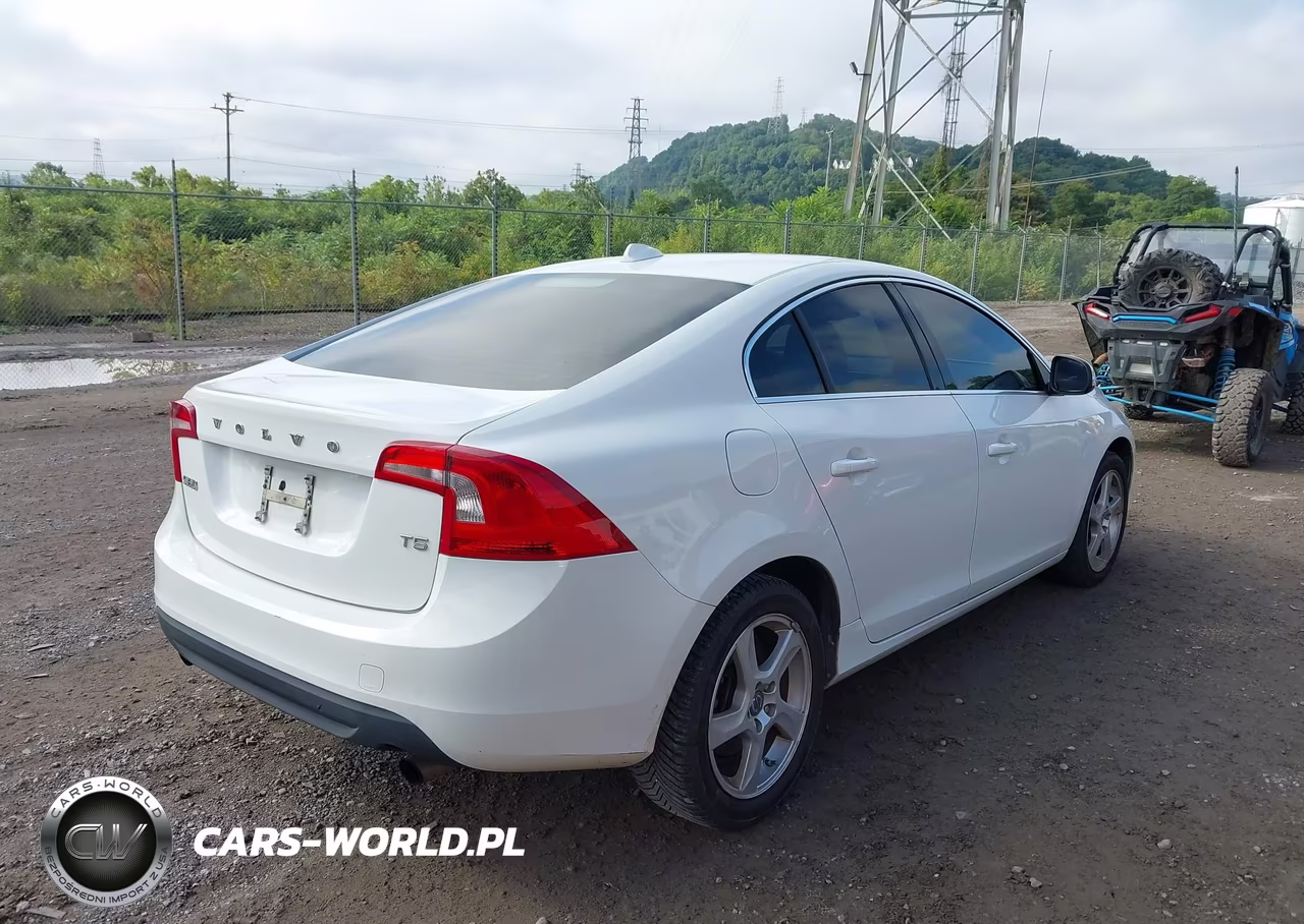 2012 Volvo S60 T5-T5 W-Moonroof VIN:YV1622FS5C2134630 - 4