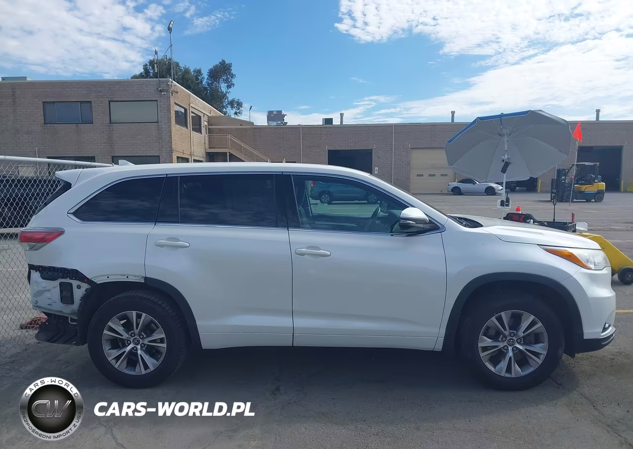 2016 Toyota Highlander Le Plus V6 VIN:5TDBKRFH5GS304467 - 14