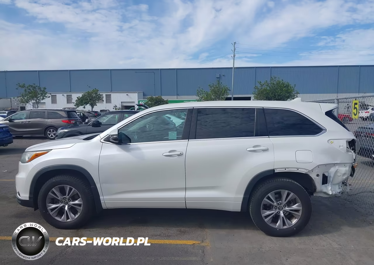 2016 Toyota Highlander Le Plus V6 VIN:5TDBKRFH5GS304467 - 15