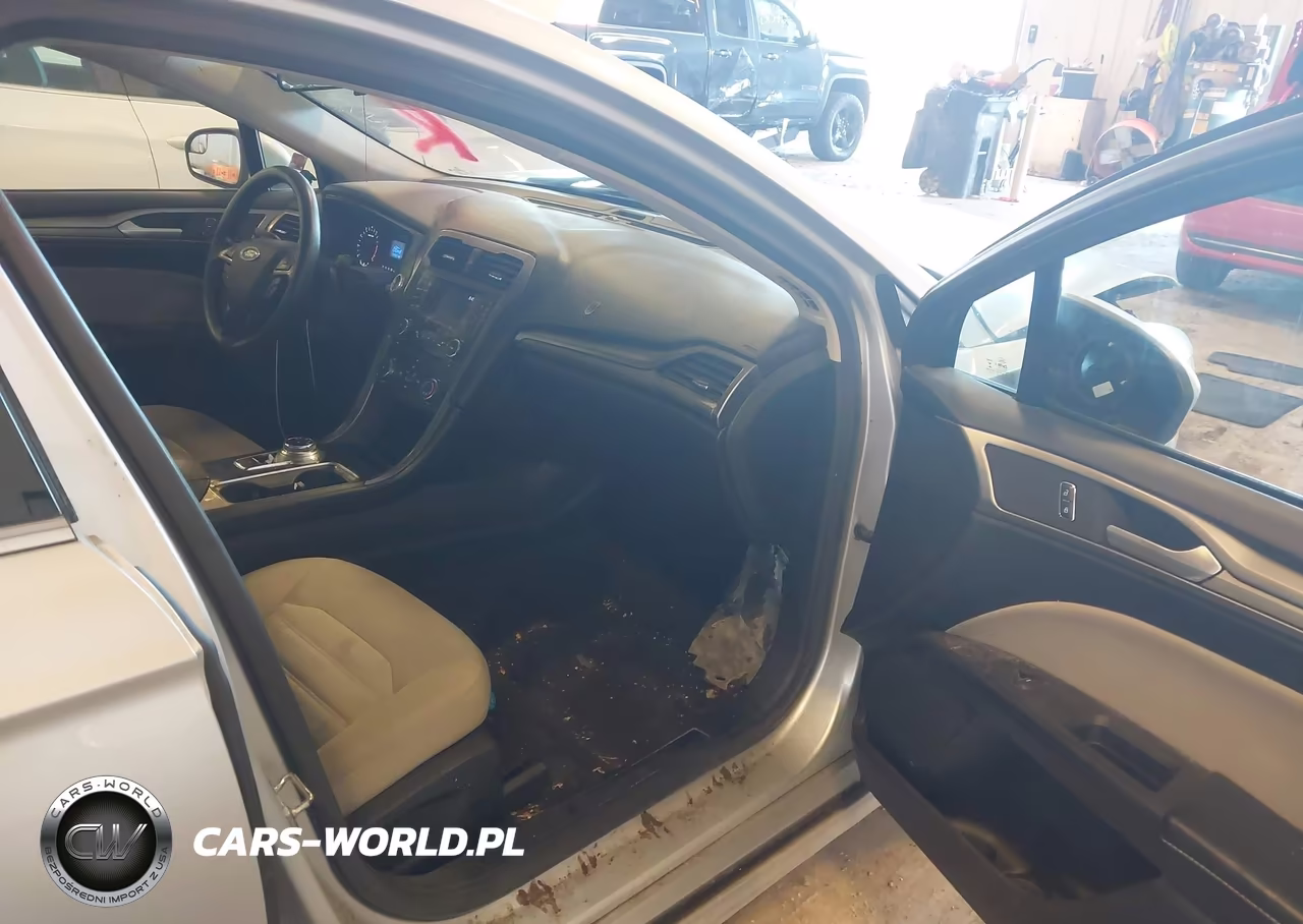 2017 Ford Fusion S VIN:3FA6P0G72HR174694 - 5