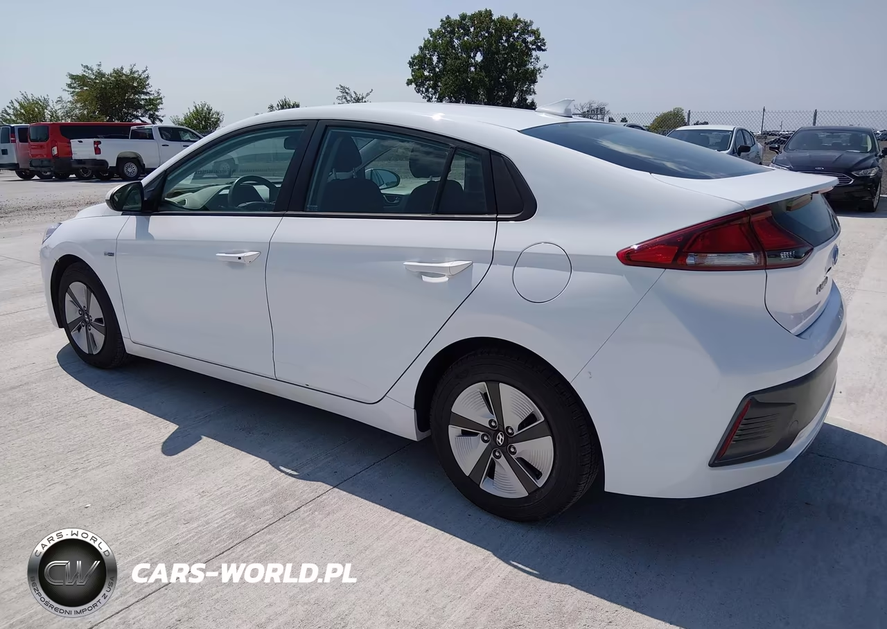 2020 Hyundai Ioniq Hybrid Blue VIN:KMHC65LC8LU233227 - 3