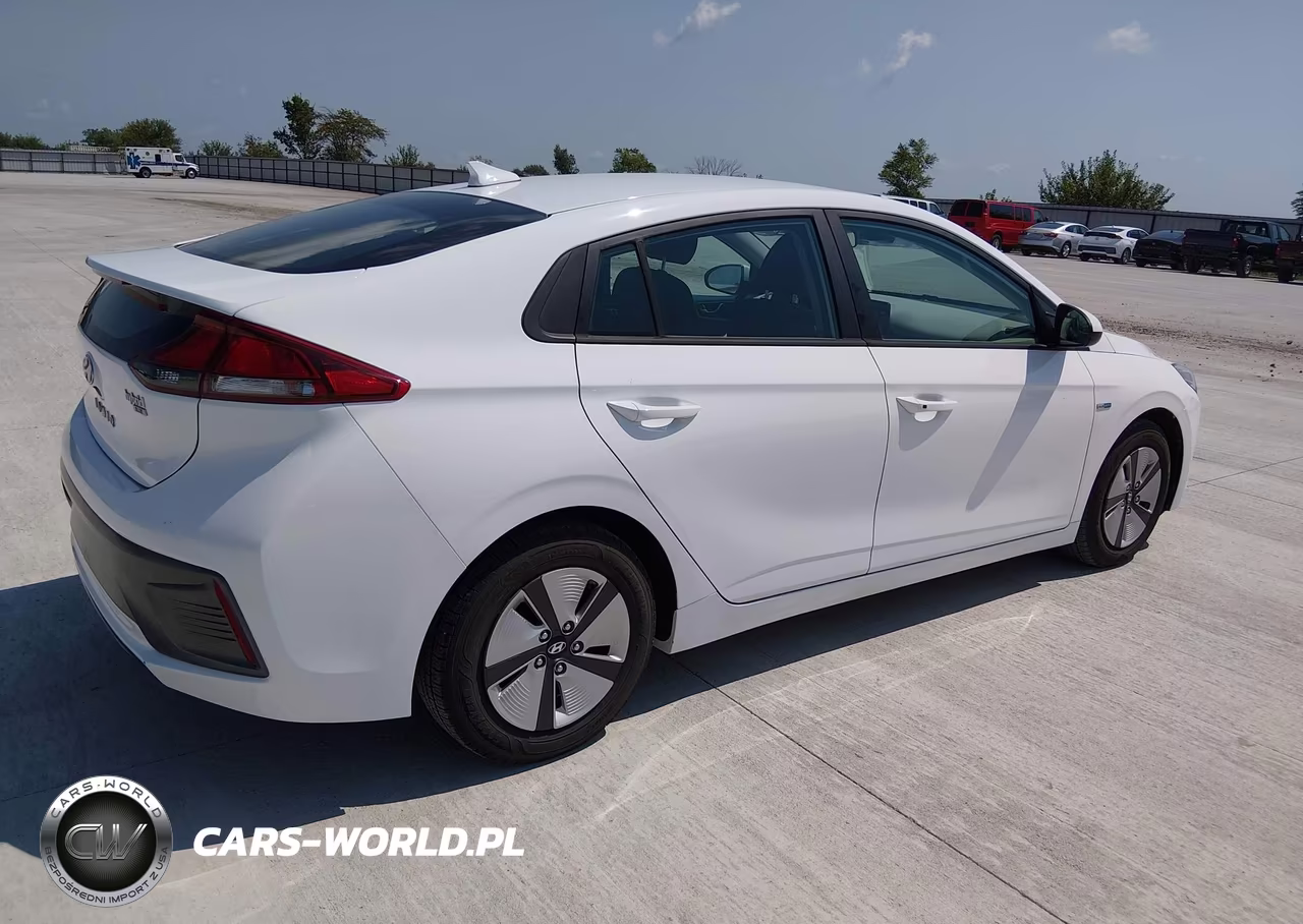 2020 Hyundai Ioniq Hybrid Blue VIN:KMHC65LC8LU233227 - 4