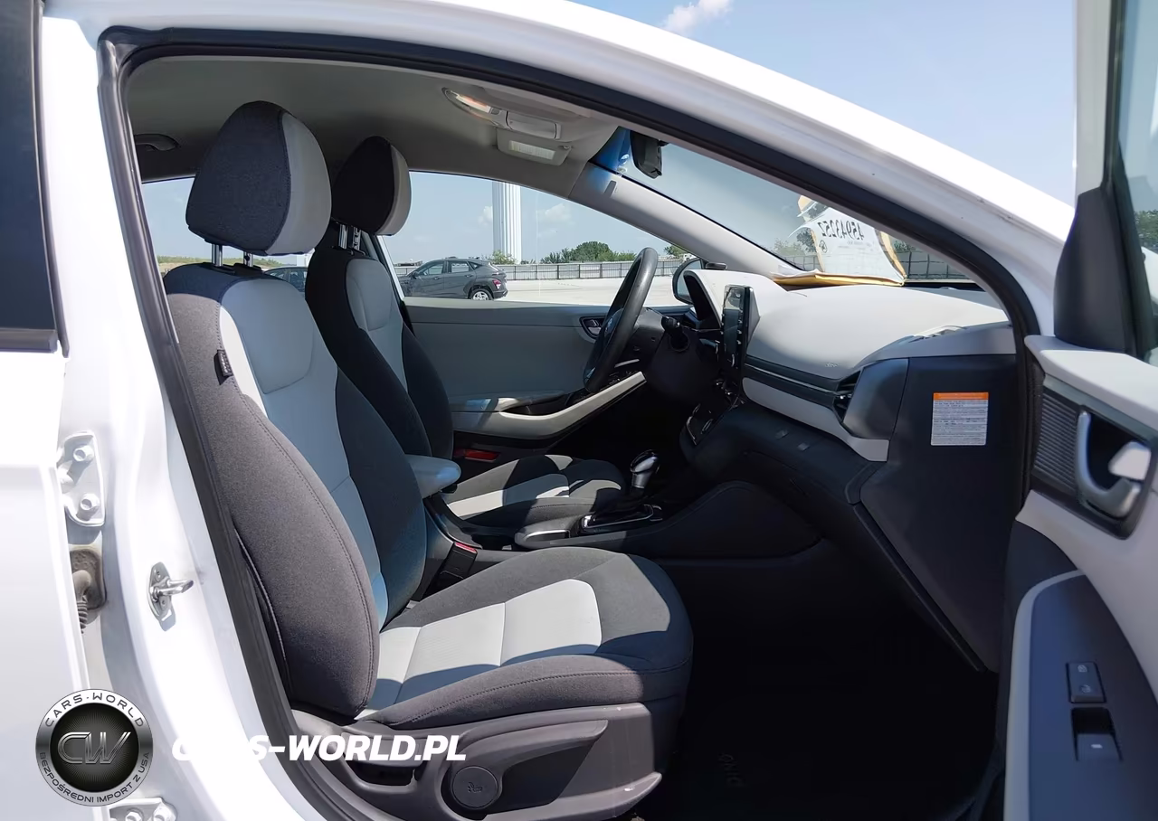 2020 Hyundai Ioniq Hybrid Blue VIN:KMHC65LC8LU233227 - 5