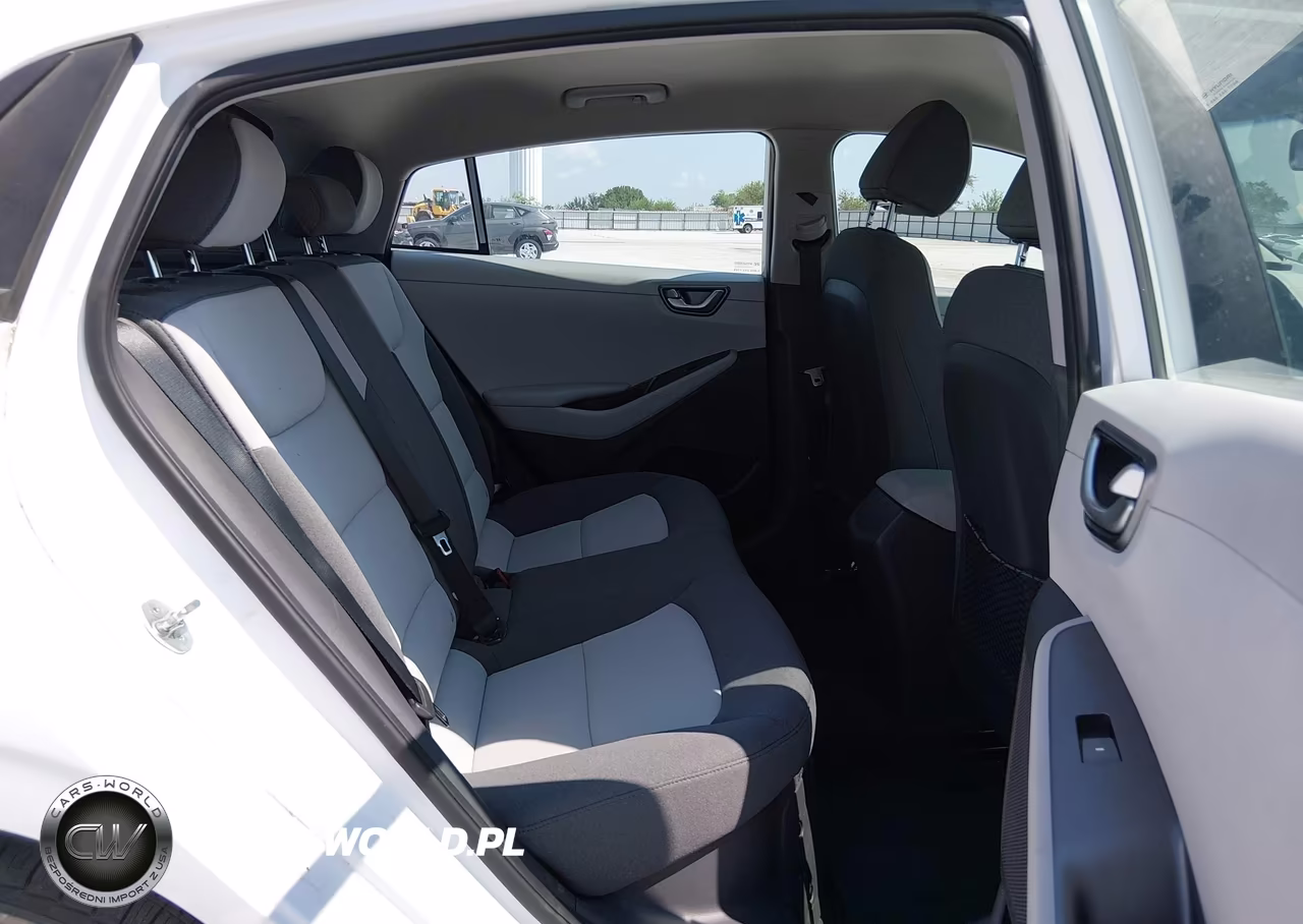 2020 Hyundai Ioniq Hybrid Blue VIN:KMHC65LC8LU233227 - 8