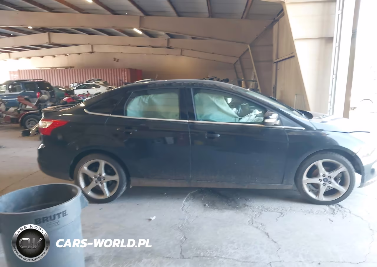 2013 Ford Focus Titanium VIN:1FADP3J2XDL334416 - 12