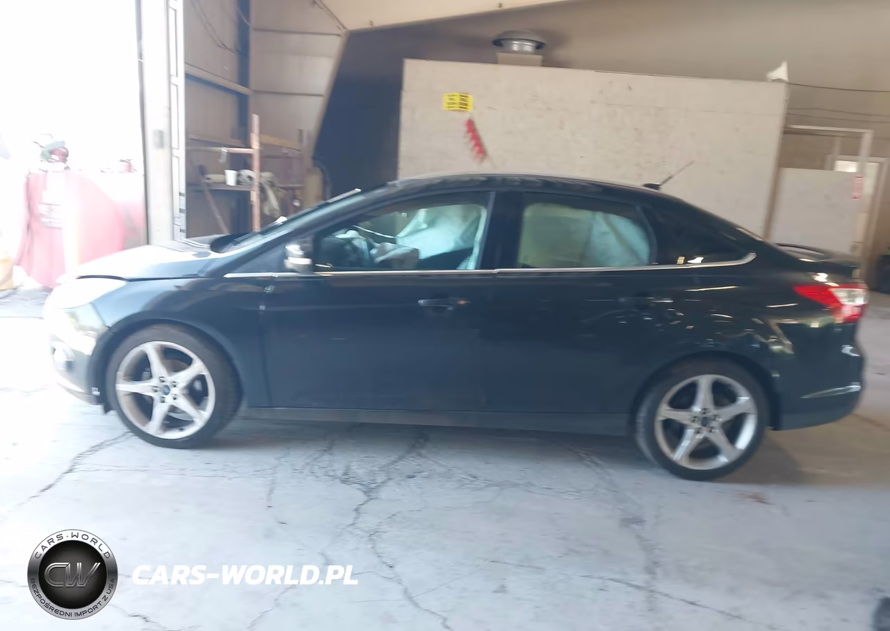2013 Ford Focus Titanium VIN:1FADP3J2XDL334416 - 13