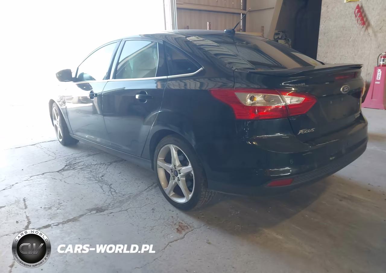 2013 Ford Focus Titanium VIN:1FADP3J2XDL334416 - 3