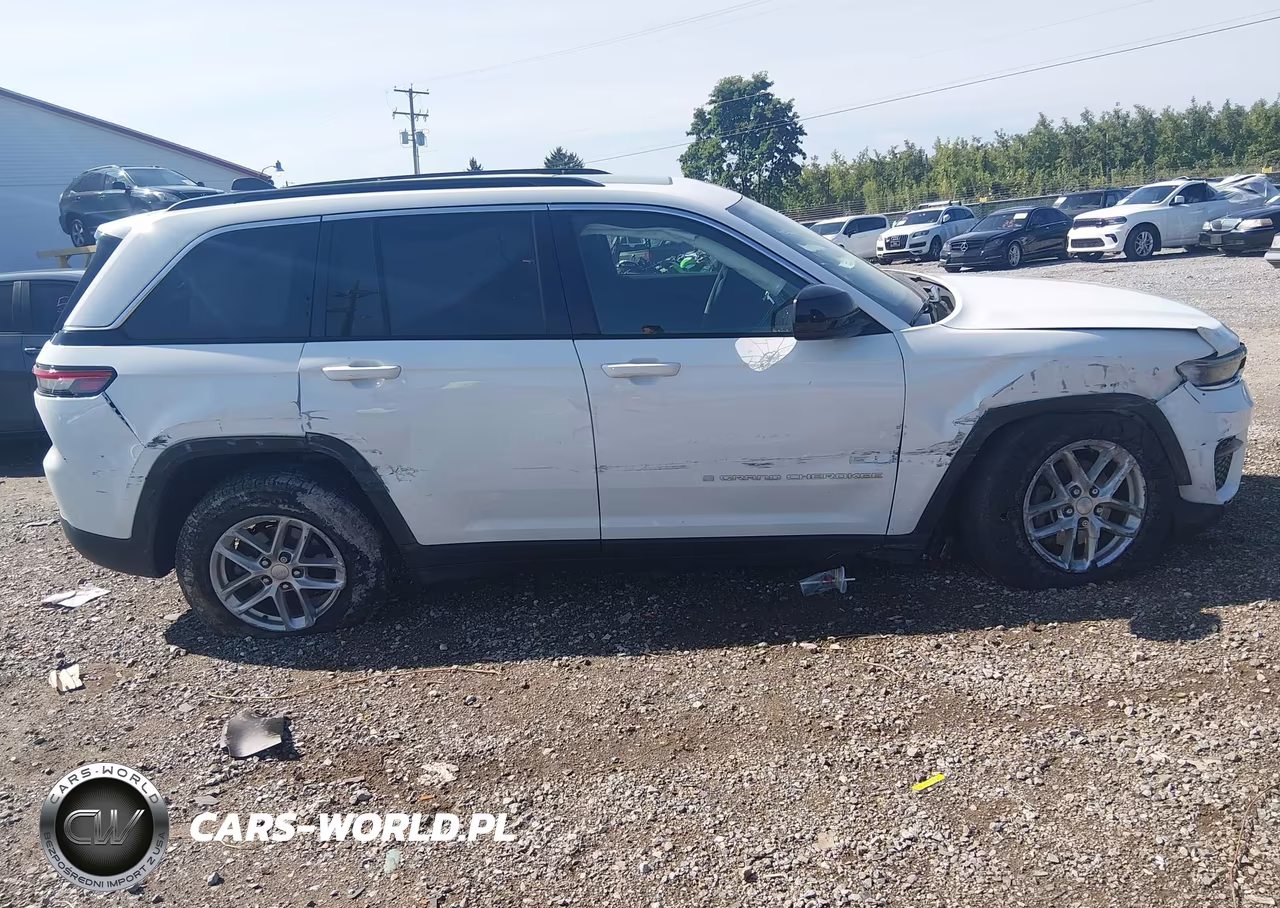 2024 Jeep Grand Cherokee Laredo X 4X4 VIN:1C4RJHAG4RC232935 - 13