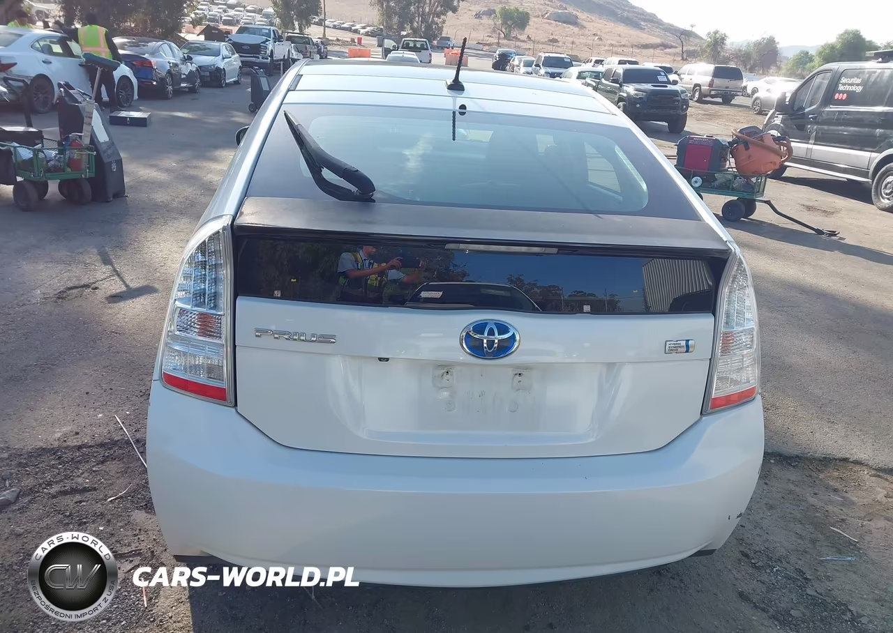 2011 Toyota Prius Three VIN:JTDKN3DU9B5315989 - 16