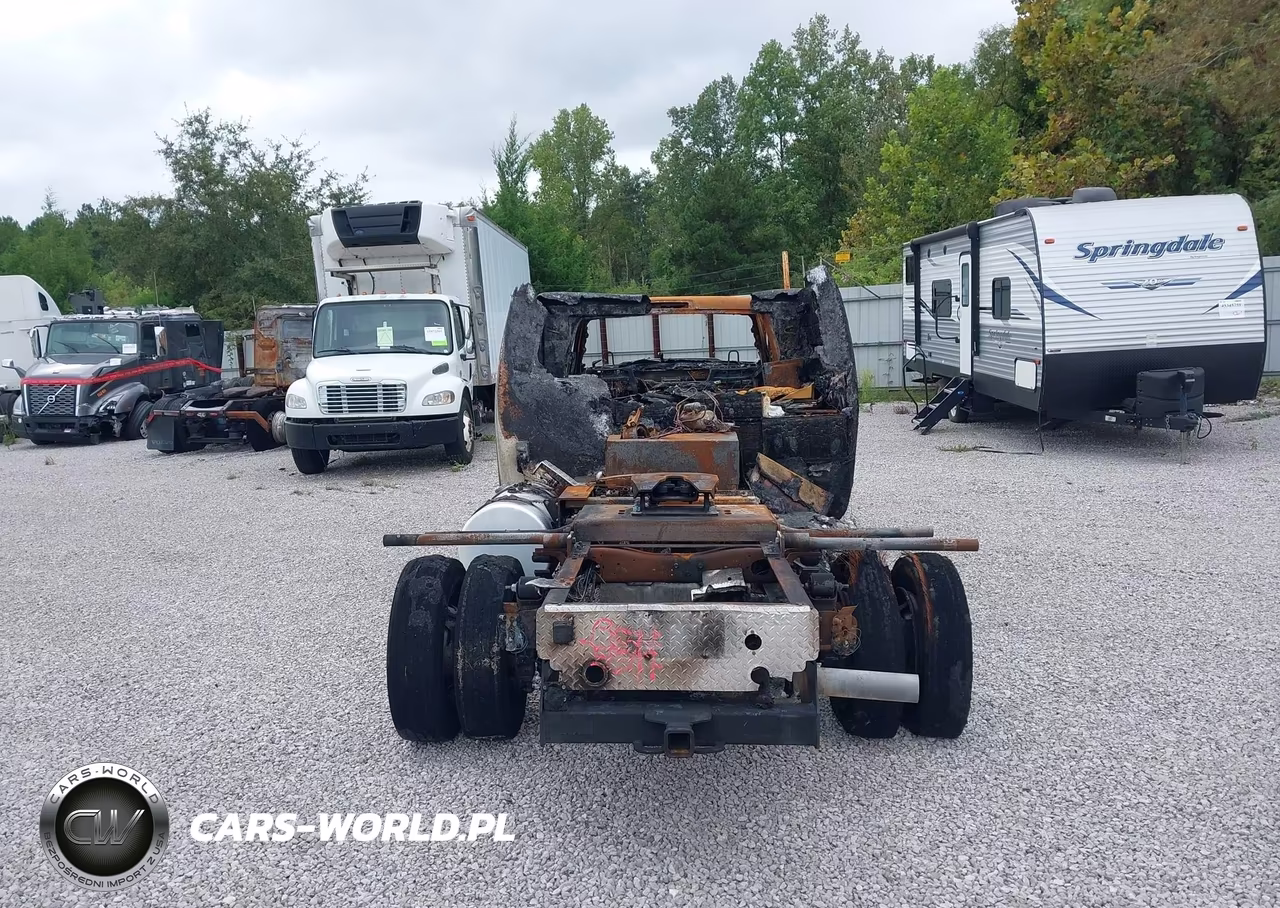 2025 Ram 5500 Chassis Tradesman-Big Horn VIN:3C7WRNDL2SG559181 - 8
