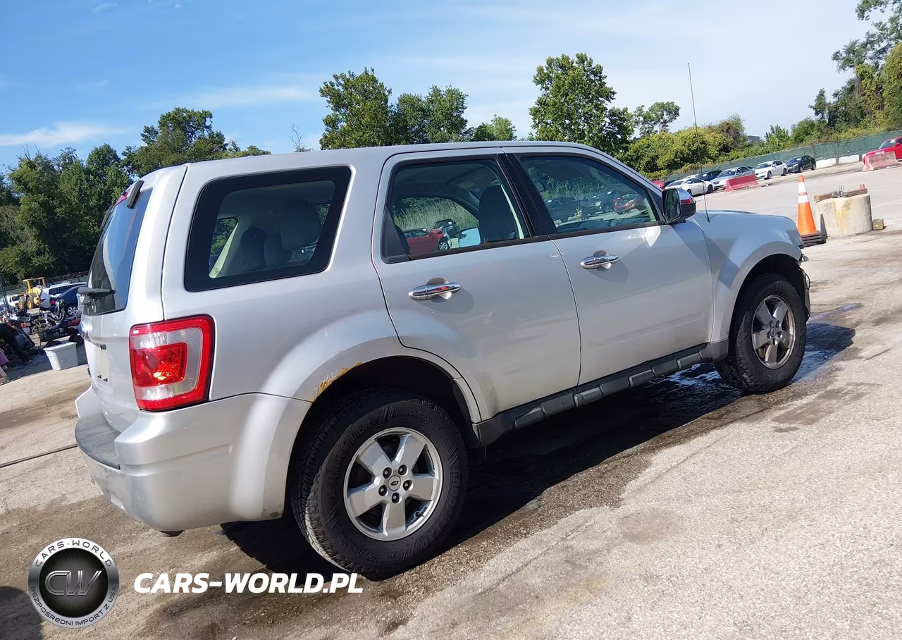 2012 Ford Escape Xls VIN:1FMCU0C78CKB62943 - 4