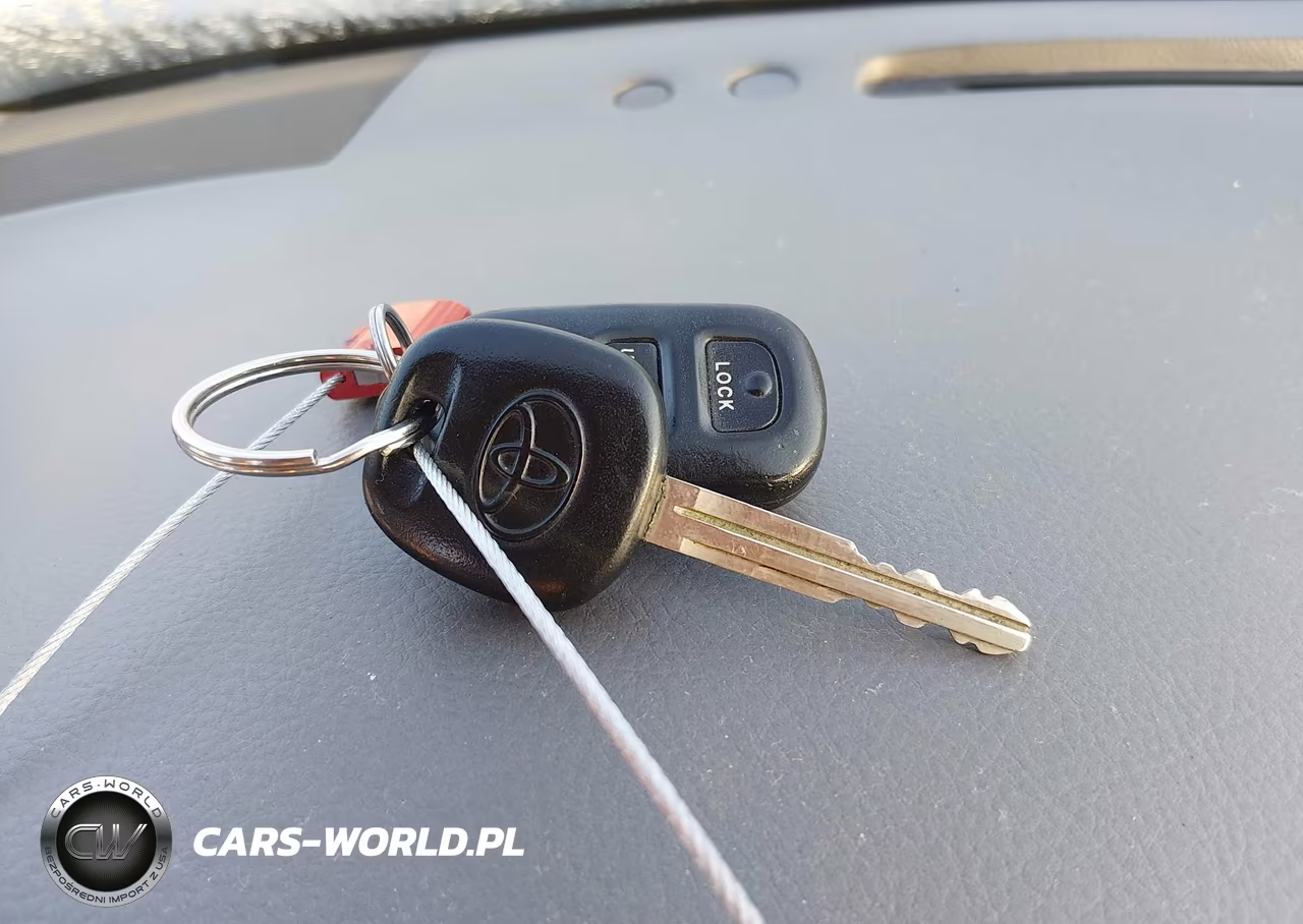 2002 Toyota Camry Le VIN:4T1BF32K32U010293 - 11