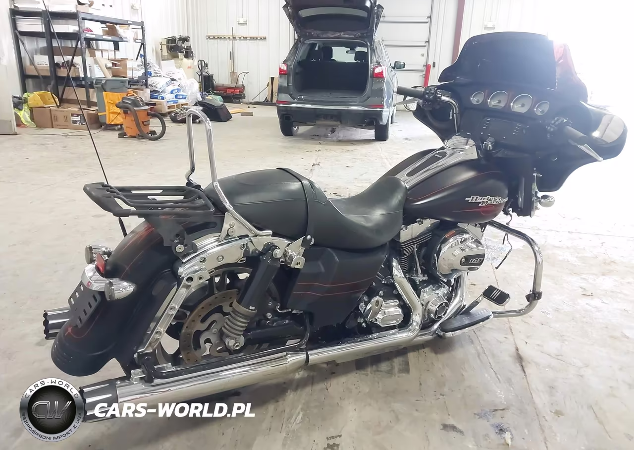 2016 Harley-Davidson Flhx Street Glide VIN:1HD1KBM16GB610978 - 4