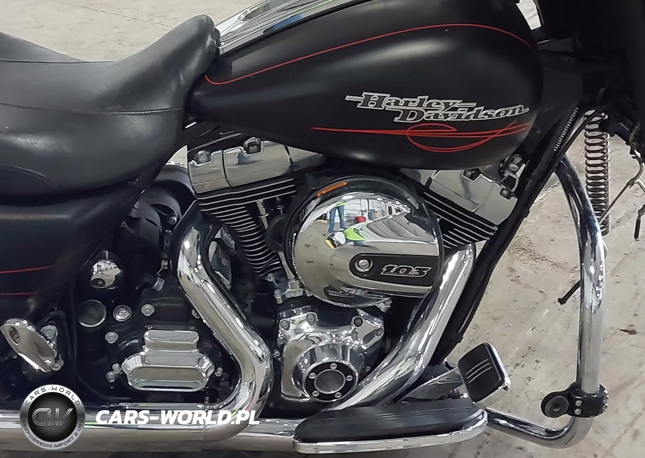 2016 Harley-Davidson Flhx Street Glide VIN:1HD1KBM16GB610978 - 8