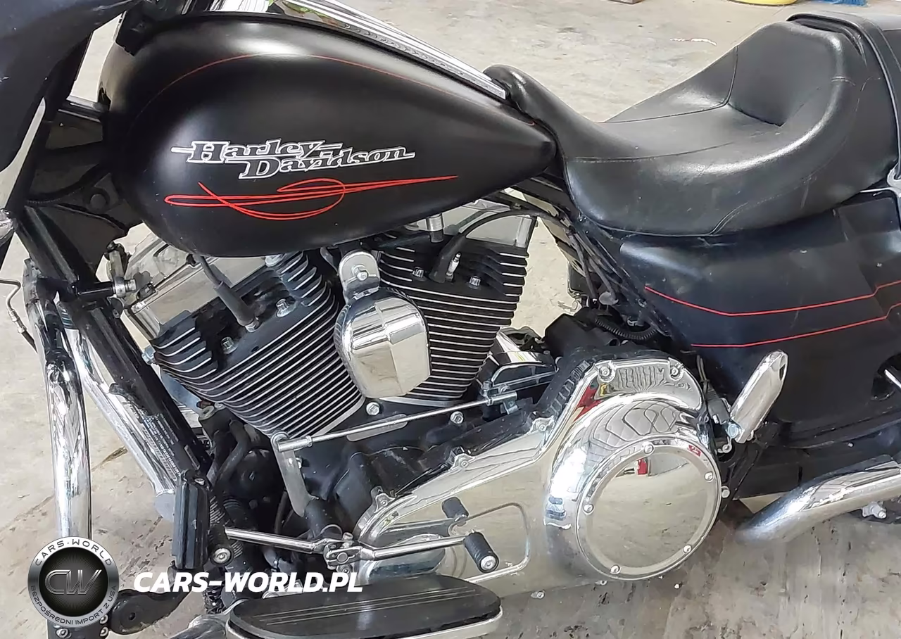 2016 Harley-Davidson Flhx Street Glide VIN:1HD1KBM16GB610978 - 9