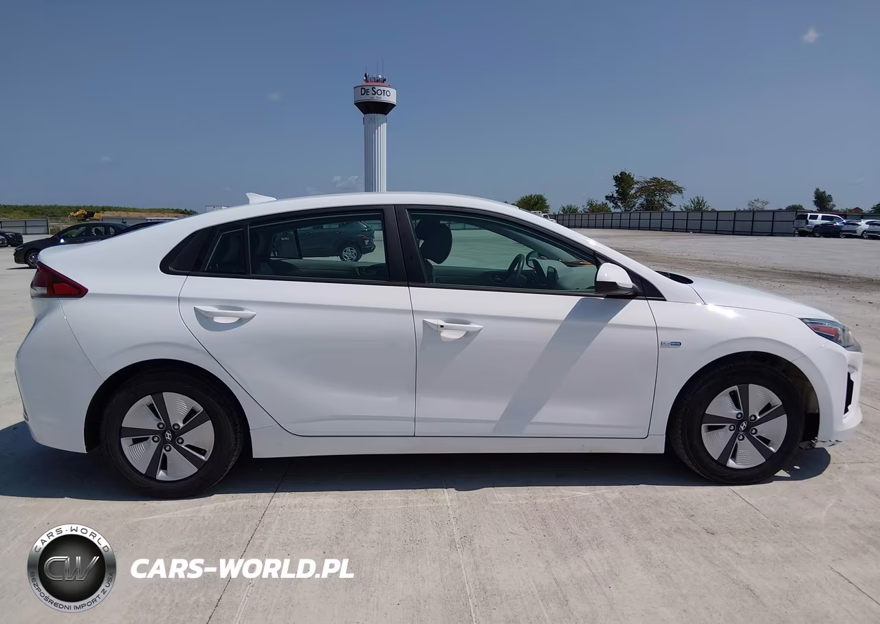 2020 Hyundai Ioniq Hybrid Blue VIN:KMHC65LC2LU232980 - 17