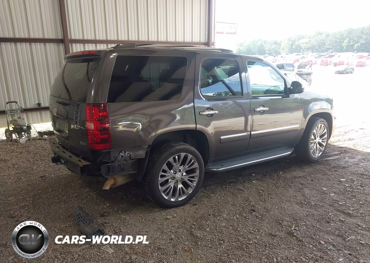 2010 Chevrolet Tahoe Ltz VIN:1GNUCCE06AR104984 - 4