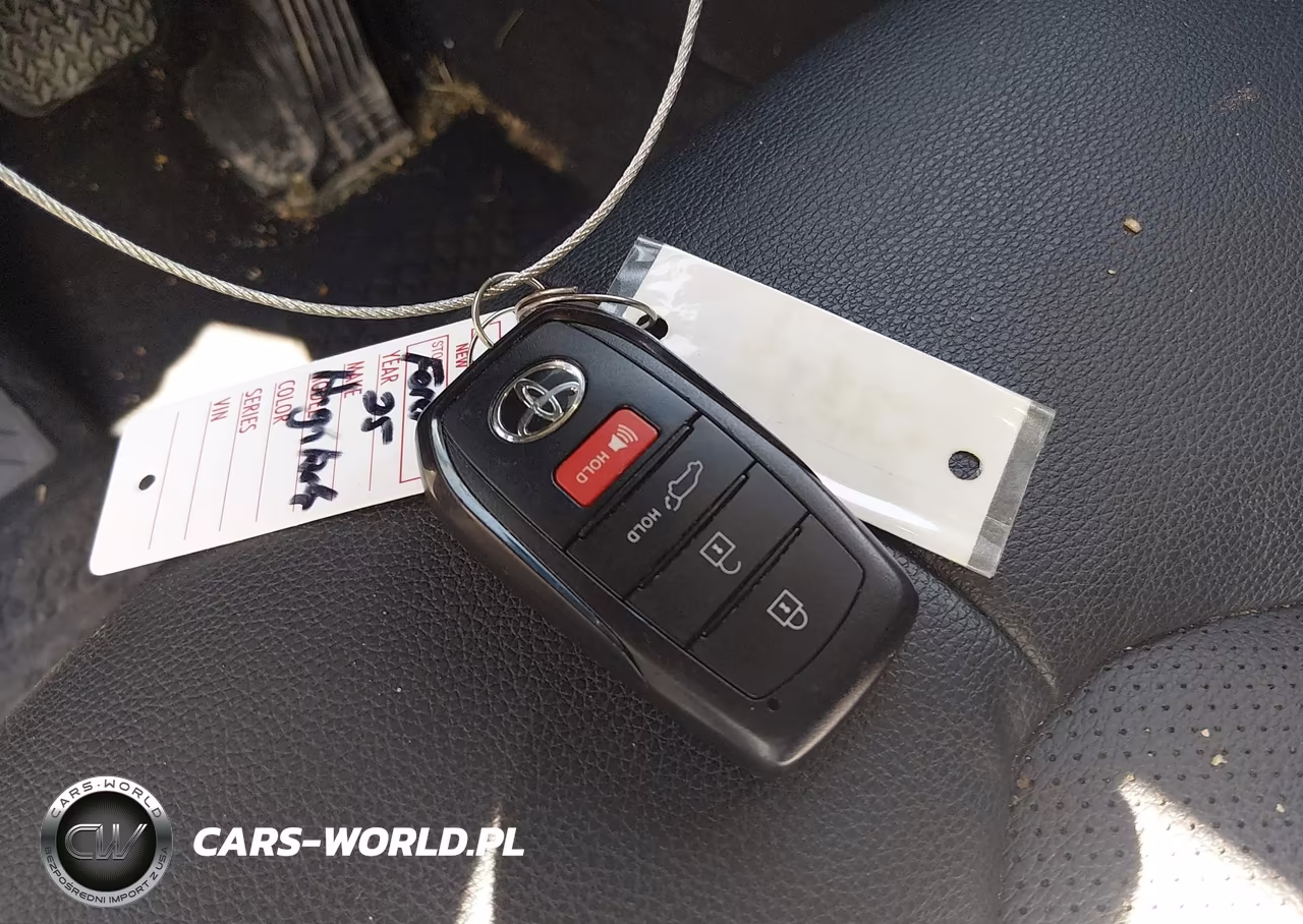 2025 Toyota Grand Highlander Xle VIN:5TDAAAB54SS079687 - 11