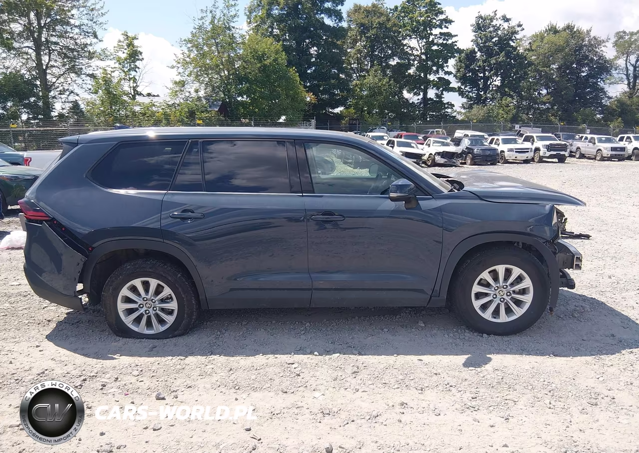 2025 Toyota Grand Highlander Xle VIN:5TDAAAB54SS079687 - 13