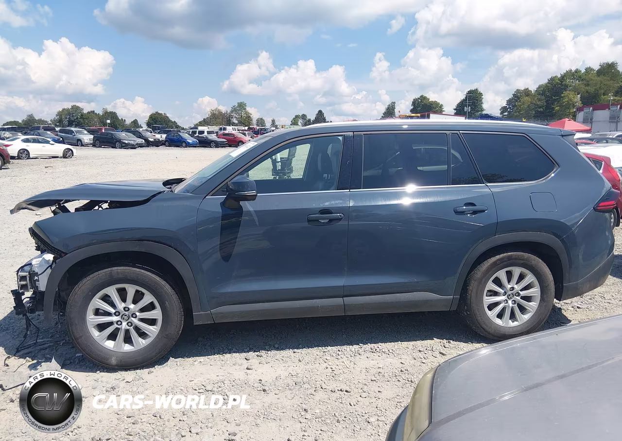 2025 Toyota Grand Highlander Xle VIN:5TDAAAB54SS079687 - 14