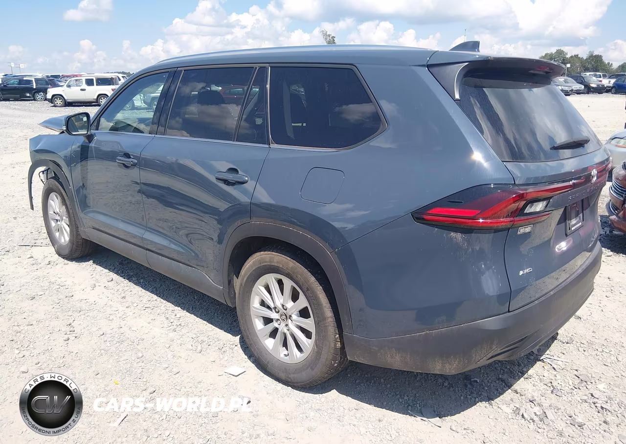 2025 Toyota Grand Highlander Xle VIN:5TDAAAB54SS079687 - 3