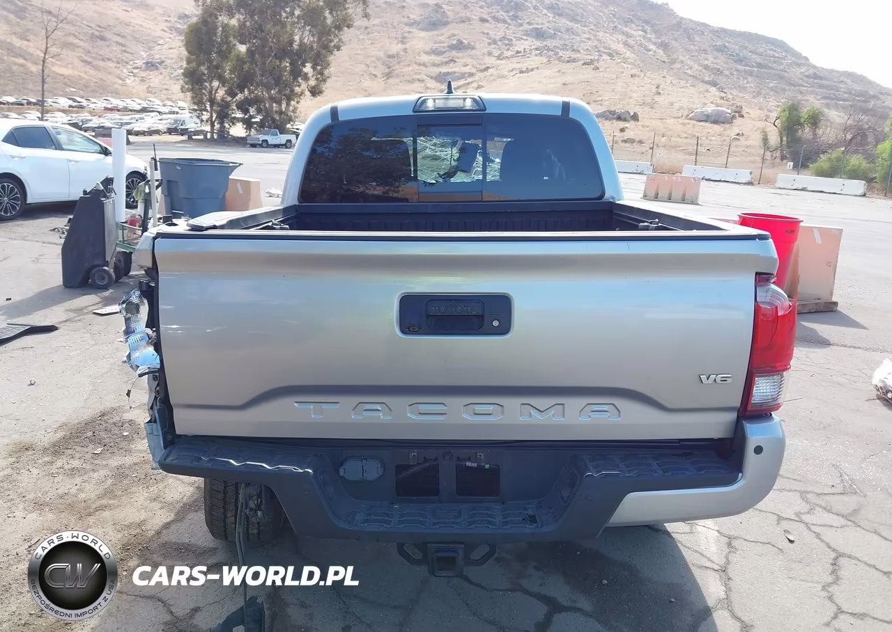 2018 Toyota Tacoma Trd Sport VIN:3TMAZ5CN1JM057255 - 15