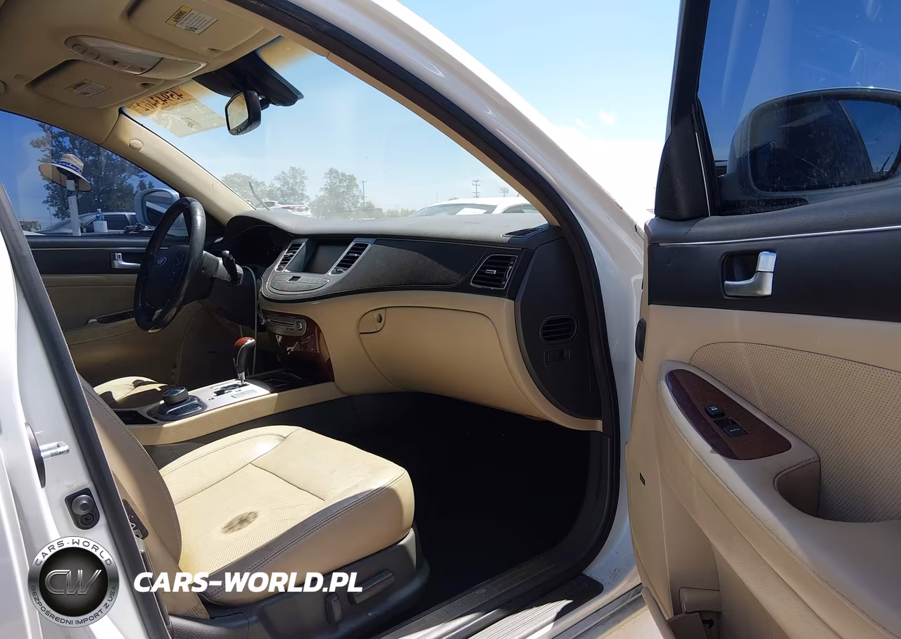2012 Hyundai Genesis 3.8 VIN:KMHGC4DD7CU171329 - 5