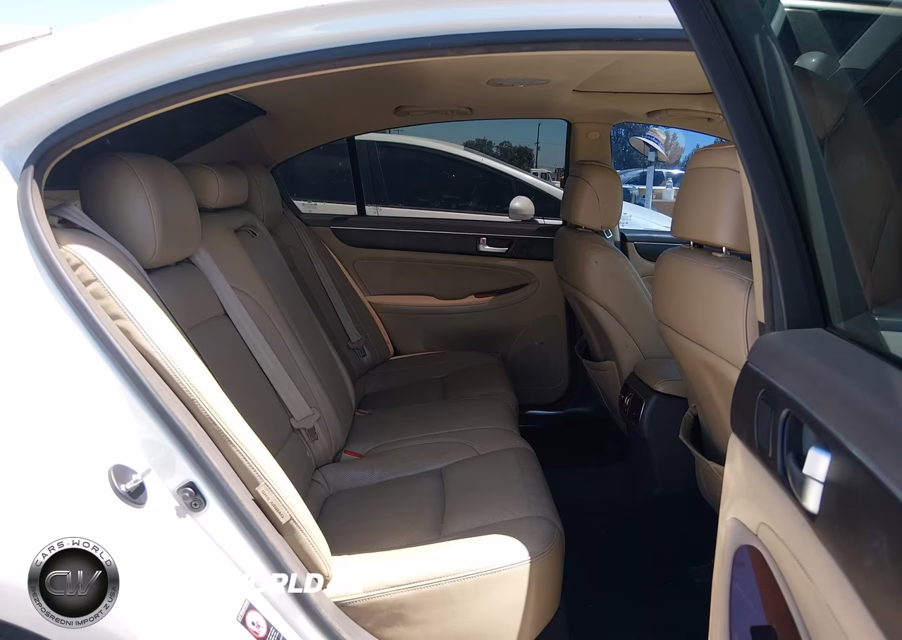 2012 Hyundai Genesis 3.8 VIN:KMHGC4DD7CU171329 - 8