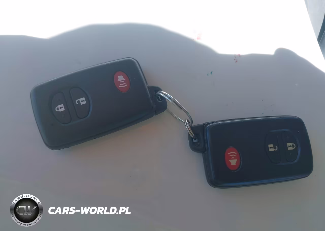 2013 Toyota Prius V Three VIN:JTDZN3EU6D3210936 - 11