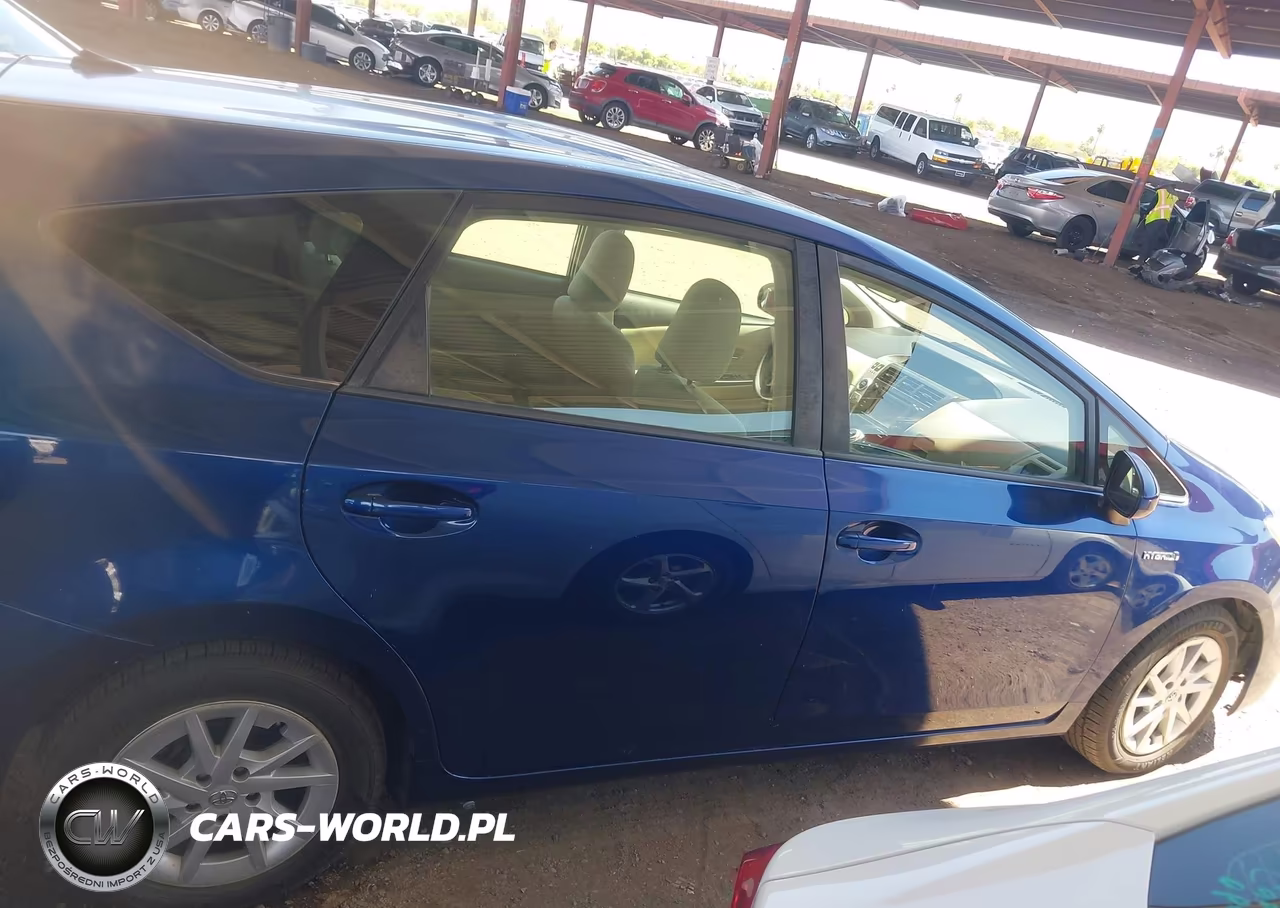 2013 Toyota Prius V Three VIN:JTDZN3EU6D3210936 - 13