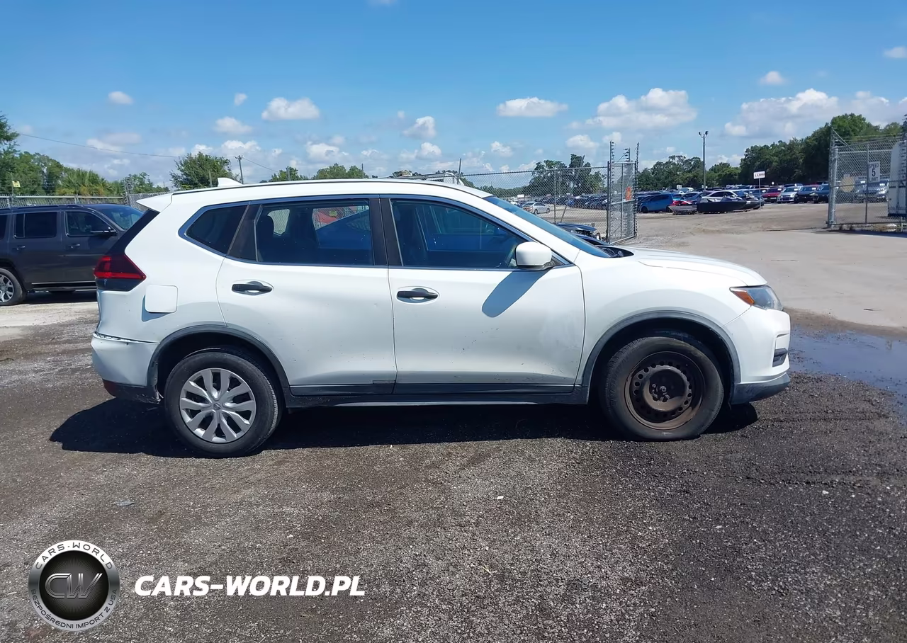 2018 Nissan Rogue S VIN:KNMAT2MVXJP554068 - 13