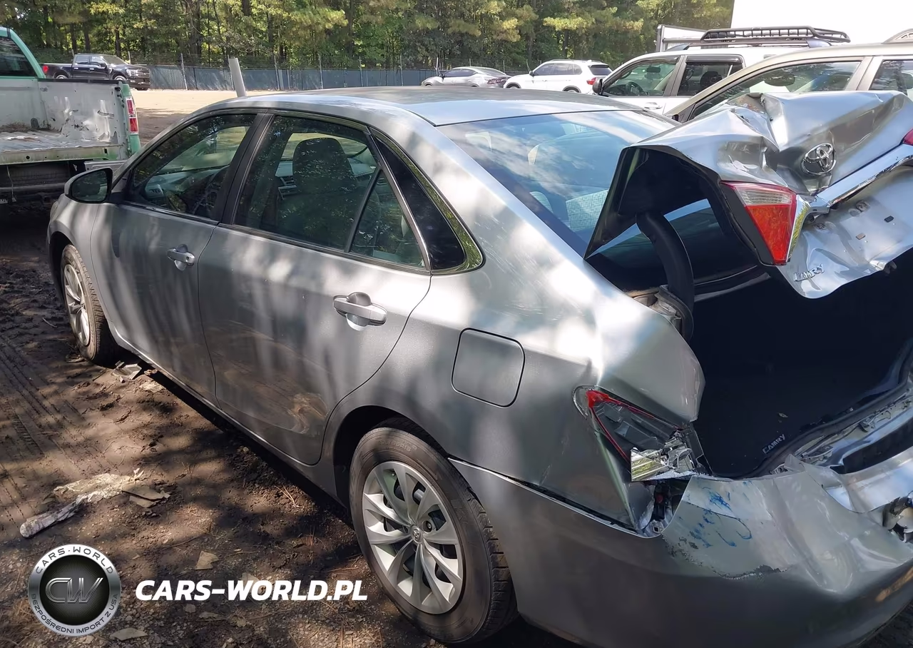 2017 Toyota Camry Le VIN:4T1BF1FK0HU345938 - 3