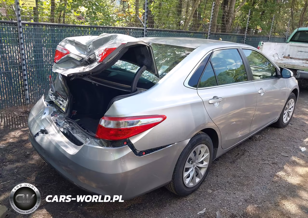 2017 Toyota Camry Le VIN:4T1BF1FK0HU345938 - 4