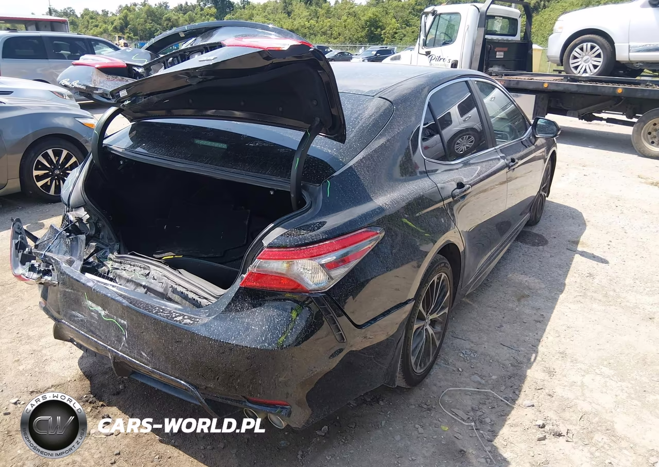 2018 Toyota Camry Se VIN:4T1B11HK9JU592537 - 4