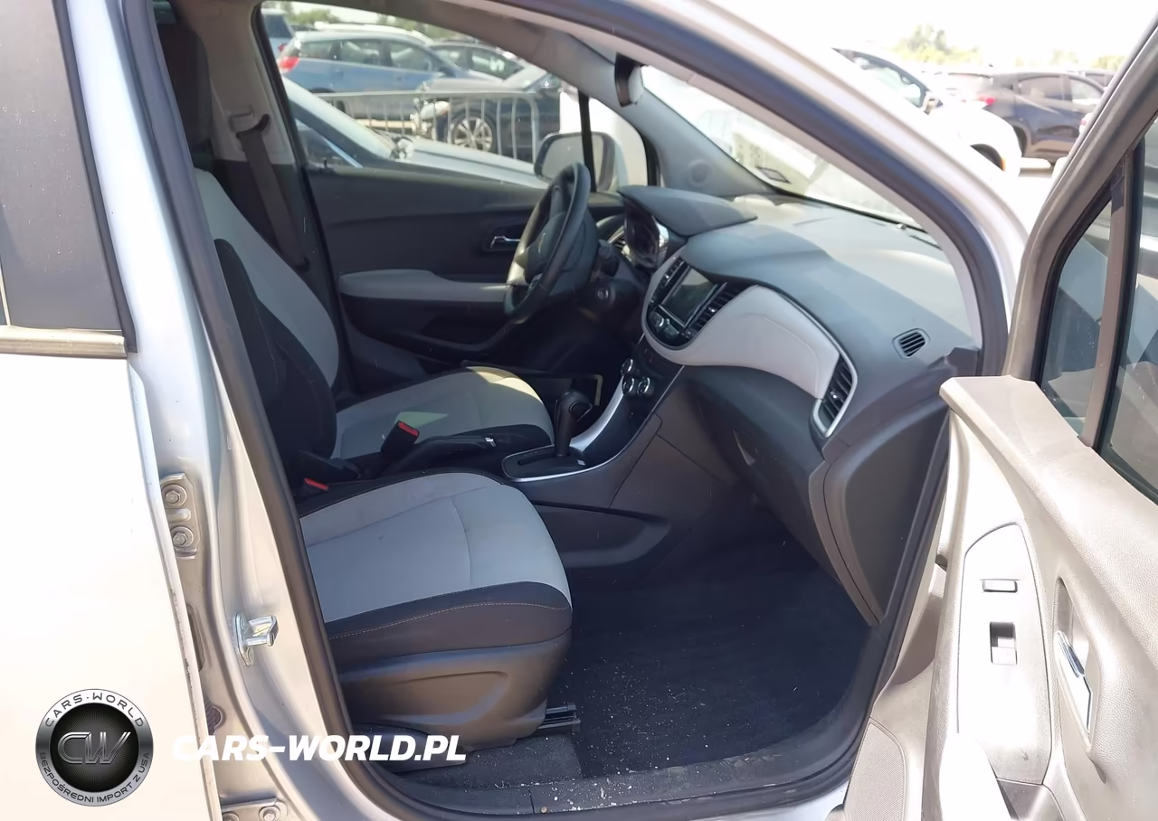 2019 Chevrolet Trax Ls VIN:3GNCJKSB8KL355838 - 5