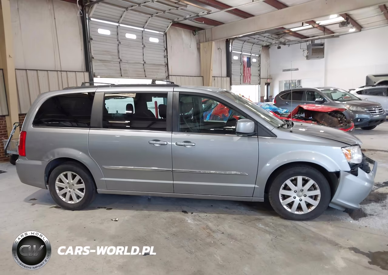 2016 Chrysler Town & Country Touring VIN:2C4RC1BG6GR288766 - 13