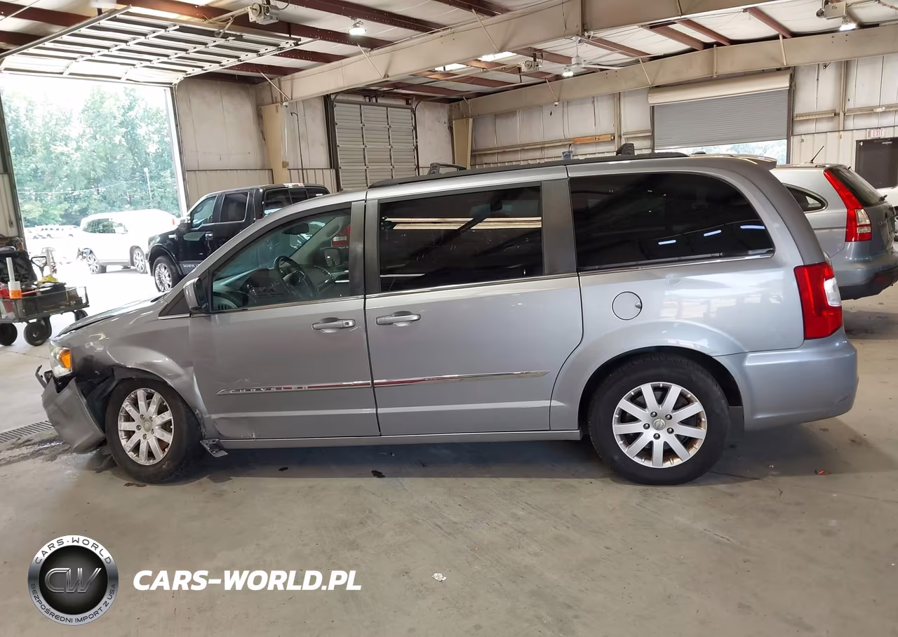2016 Chrysler Town & Country Touring VIN:2C4RC1BG6GR288766 - 14
