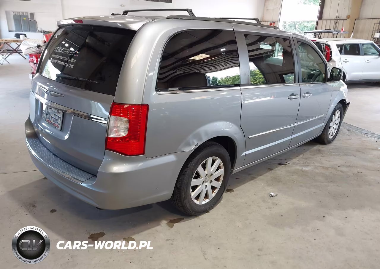 2016 Chrysler Town & Country Touring VIN:2C4RC1BG6GR288766 - 4