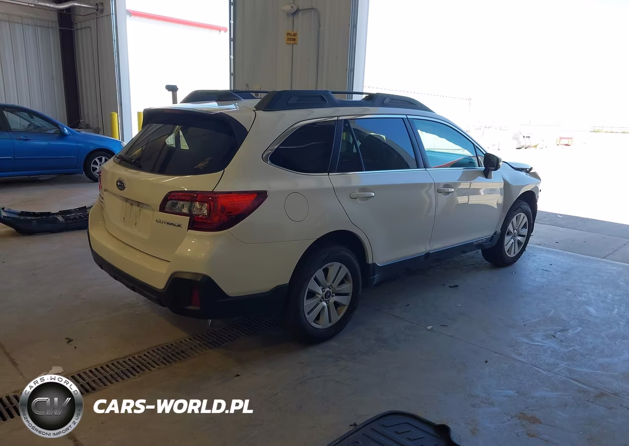 2019 Subaru Outback 2.5I Premium VIN:4S4BSAFC6K3366035 - 4