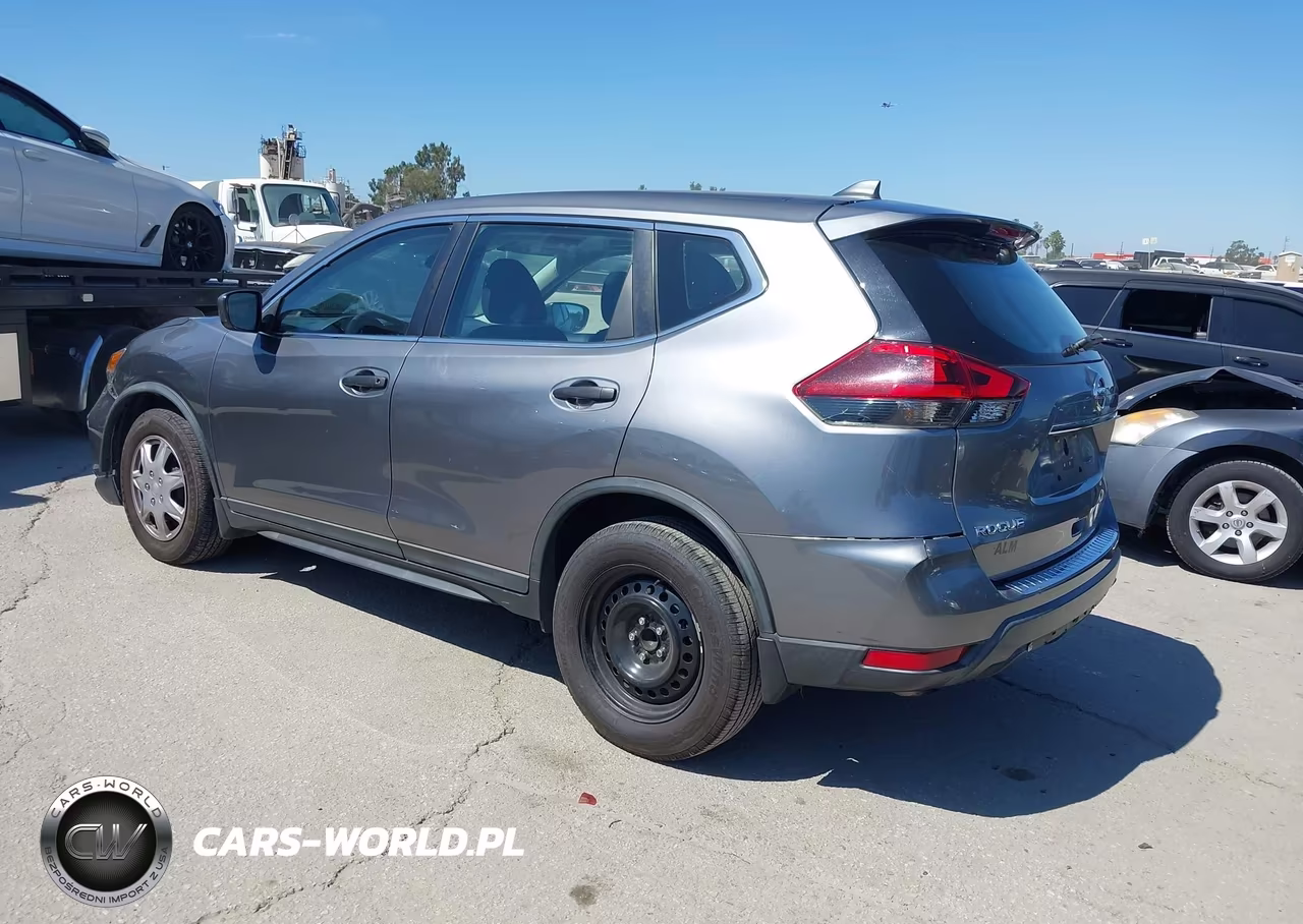 2018 Nissan Rogue S VIN:KNMAT2MT0JP602238 - 3