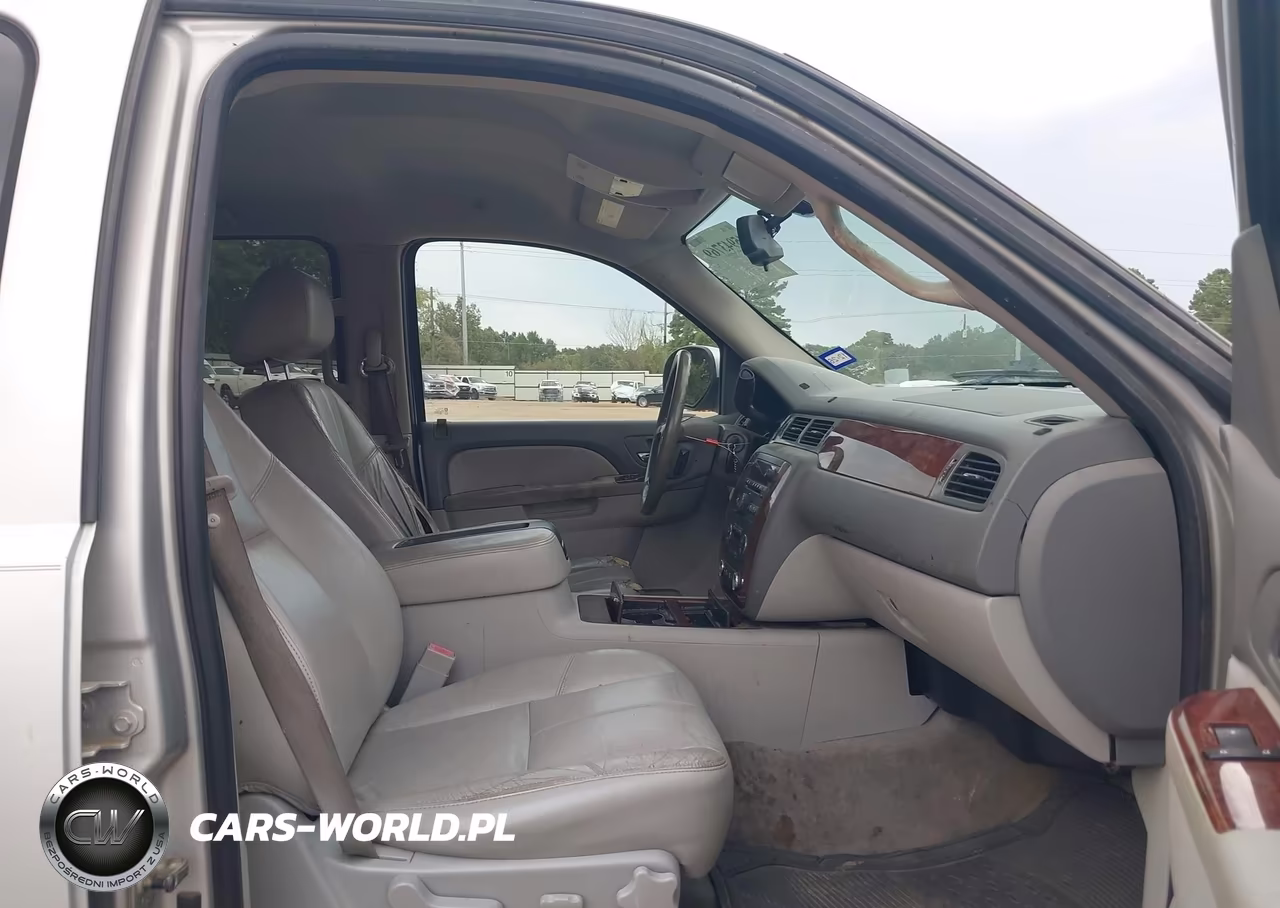 2010 Chevrolet Tahoe Lt VIN:1GNUKBE08AR232561 - 5