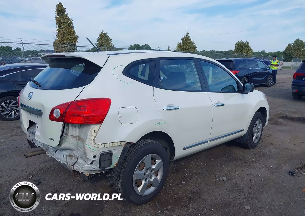 2013 Nissan Rogue S VIN:JN8AS5MVXDW143482 - 4