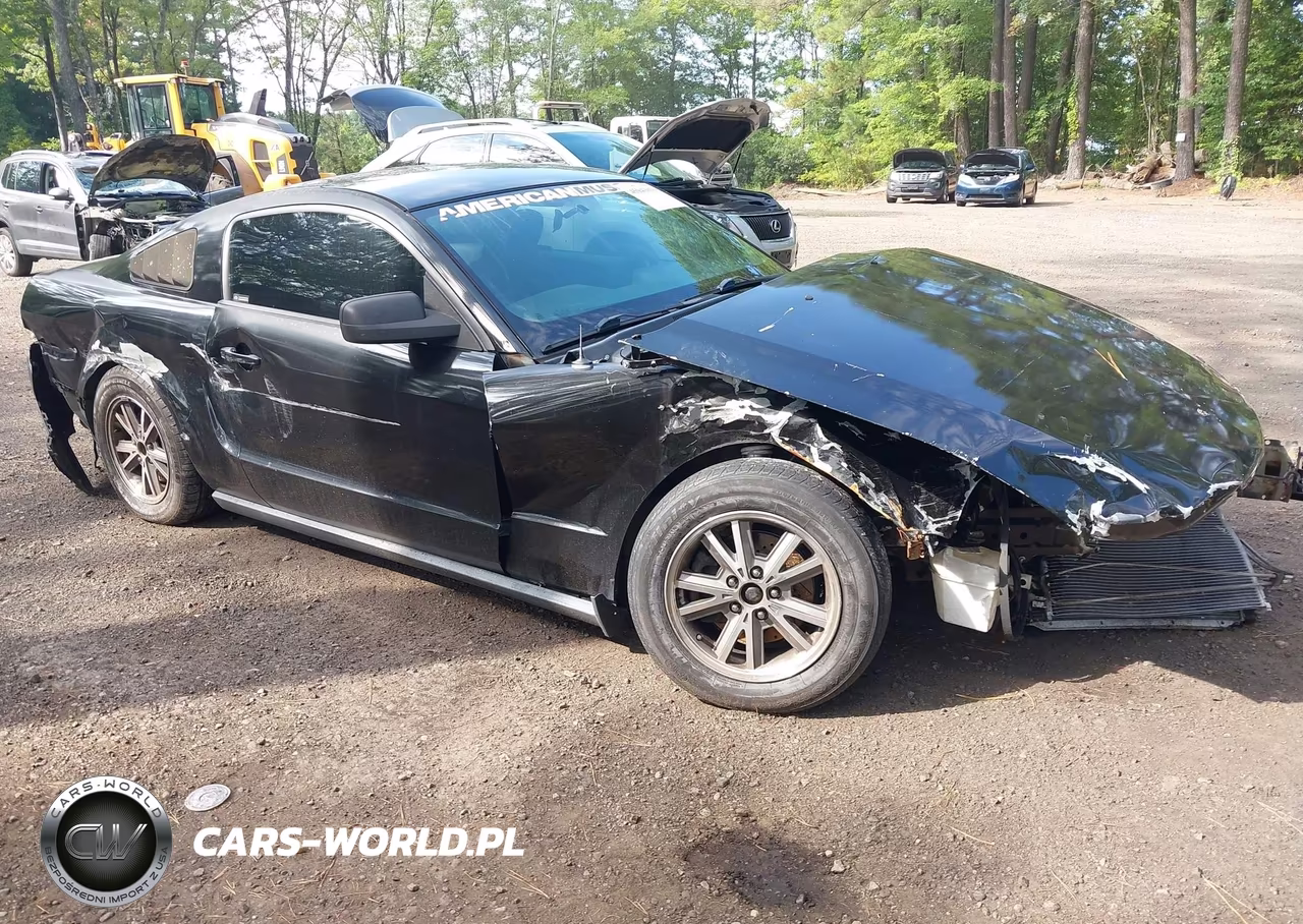 2005 Ford Mustang V6 Deluxe-V6 Premium